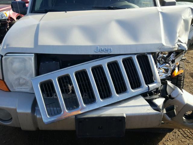 1J8HG48K87C545828 - 2007 JEEP COMMANDER ნაცრისფერი ფოტო 7