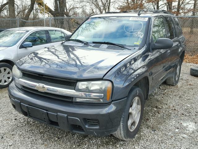 1GNDS13S372196844 - 2007 CHEVROLET TRAILBLAZE GRAY photo 2