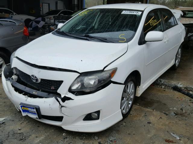 1NXBU40E09Z067215 - 2009 TOYOTA COROLLA BA WHITE photo 2