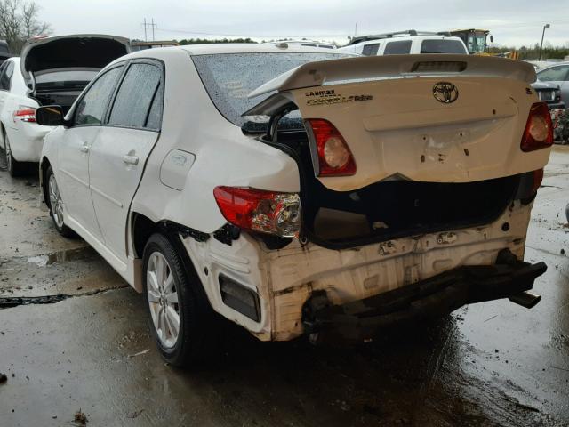 1NXBU40E09Z067215 - 2009 TOYOTA COROLLA BA WHITE photo 3