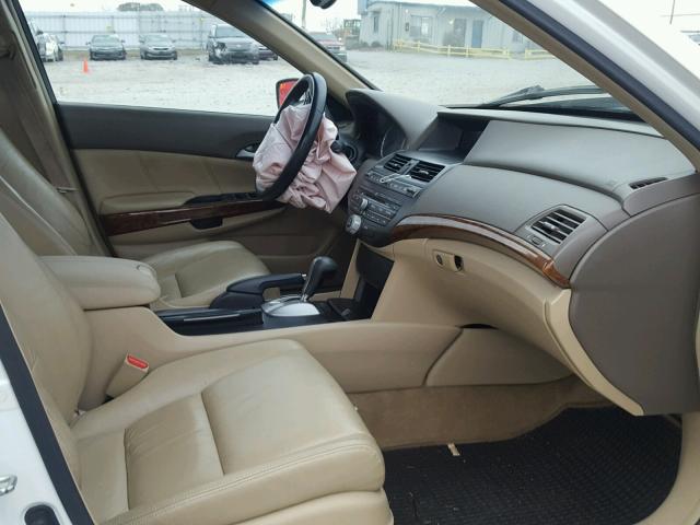 1HGCP36828A056777 - 2008 HONDA ACCORD EXL WHITE photo 5