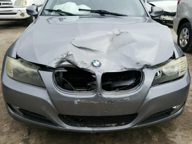 WBAPH77529NM29820 - 2009 BMW 328 I GRAY photo 9