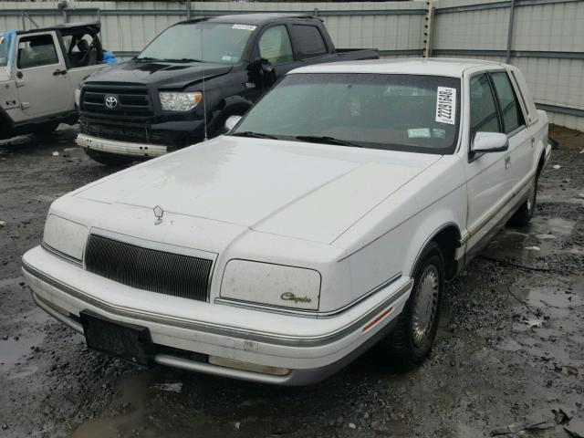 1C3XV66R0ND762709 - 1992 CHRYSLER NEW YORKER WHITE photo 2