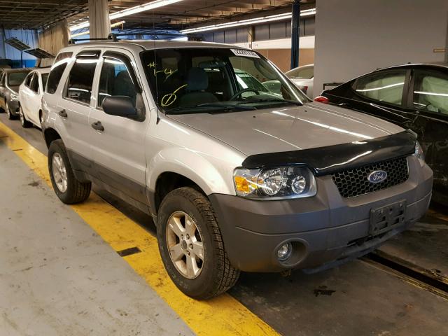 1FMYU03Z66KD19543 - 2006 FORD ESCAPE XLT SILVER photo 1