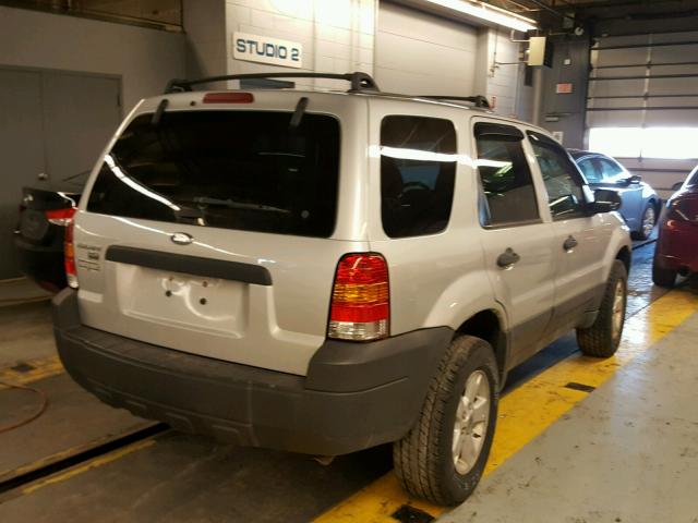 1FMYU03Z66KD19543 - 2006 FORD ESCAPE XLT SILVER photo 4