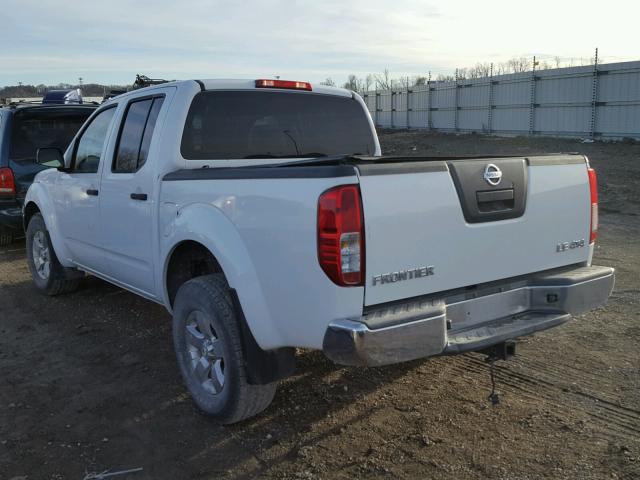 1N6AD07W29C415199 - 2009 NISSAN FRONTIER C WHITE photo 3