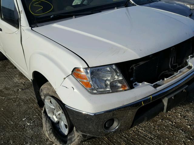 1N6AD07W29C415199 - 2009 NISSAN FRONTIER C WHITE photo 9