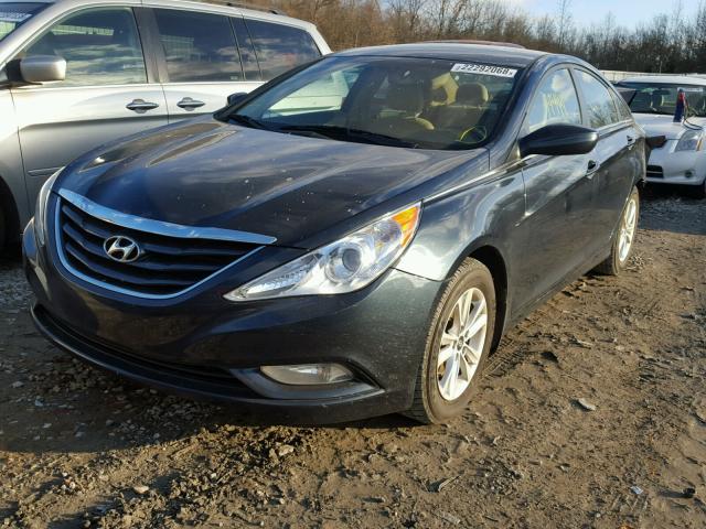 5NPEB4AC7DH646838 - 2013 HYUNDAI SONATA GLS GRAY photo 2