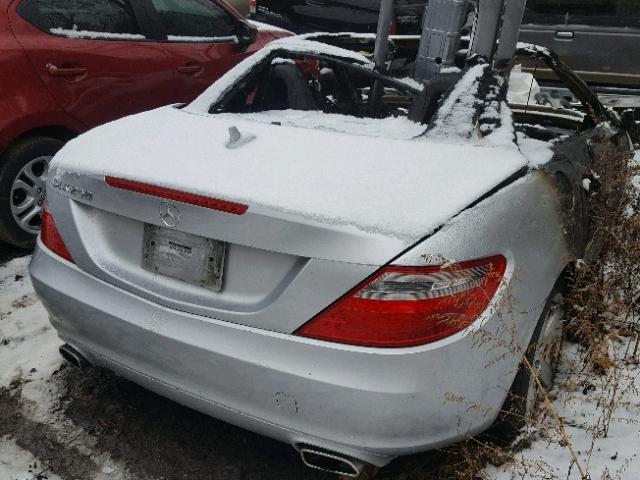 WDDPK4HA3DF072462 - 2013 MERCEDES-BENZ SLK 250 GRAY photo 4