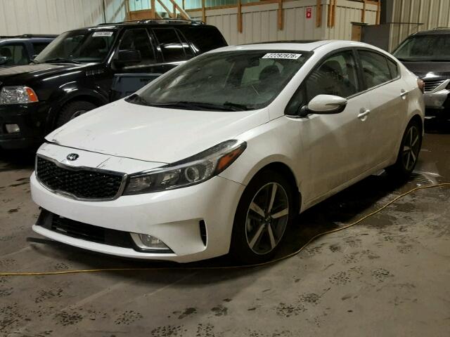 3KPFN4A87HE088541 - 2017 KIA FORTE EX WHITE photo 2