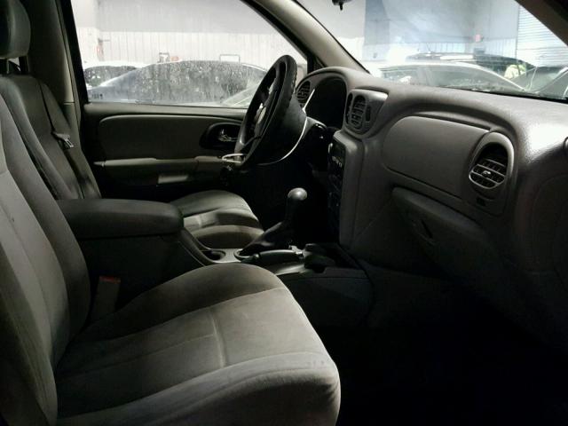 1GNDT13S052175671 - 2005 CHEVROLET TRAILBLAZE GRAY photo 5