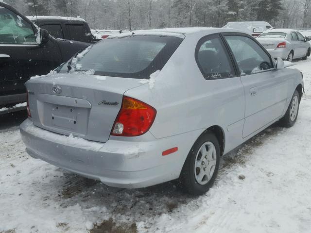 KMHCG35C05U366307 - 2005 HYUNDAI ACCENT GS SILVER photo 4