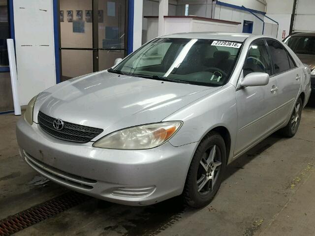 4T1BE32K73U648552 - 2003 TOYOTA CAMRY LE ვერცხლისფერი ფოტო 2