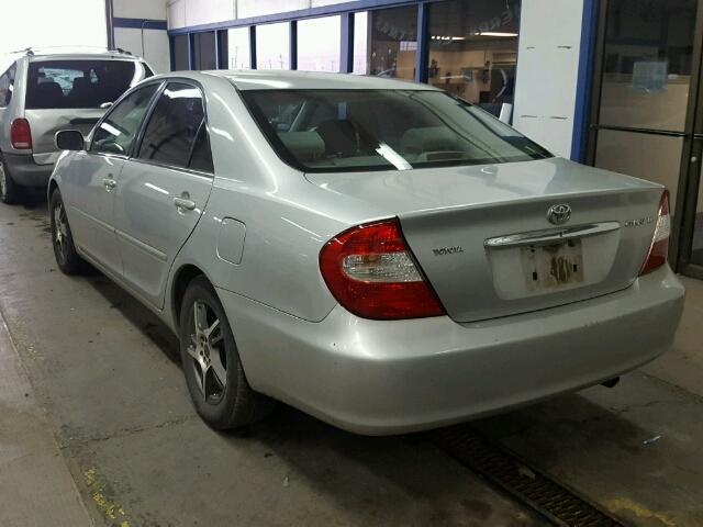 4T1BE32K73U648552 - 2003 TOYOTA CAMRY LE ვერცხლისფერი ფოტო 3