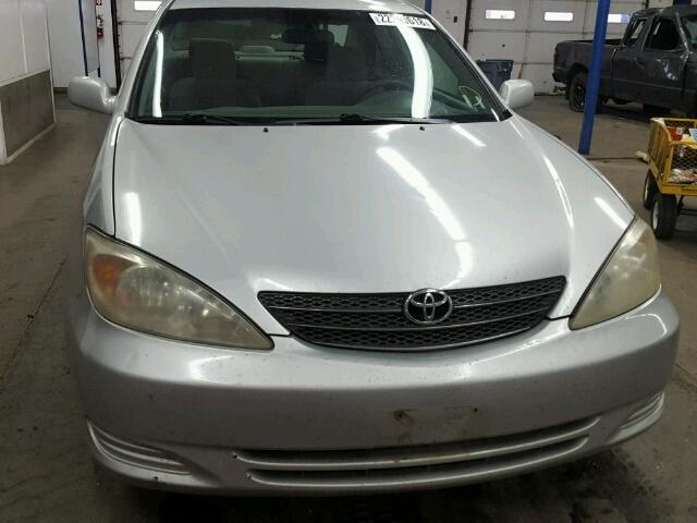 4T1BE32K73U648552 - 2003 TOYOTA CAMRY LE ვერცხლისფერი ფოტო 9