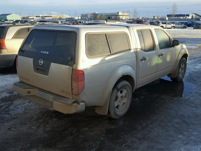 1N6AD07W06C426505 - 2006 NISSAN FRONTIER C SILVER photo 4