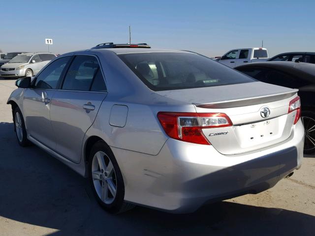 4T1BF1FK6EU430701 - 2014 TOYOTA CAMRY L 银色 照片 3