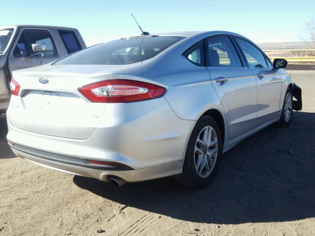 3FA6P0H78GR261559 - 2016 FORD FUSION SE SILVER photo 4