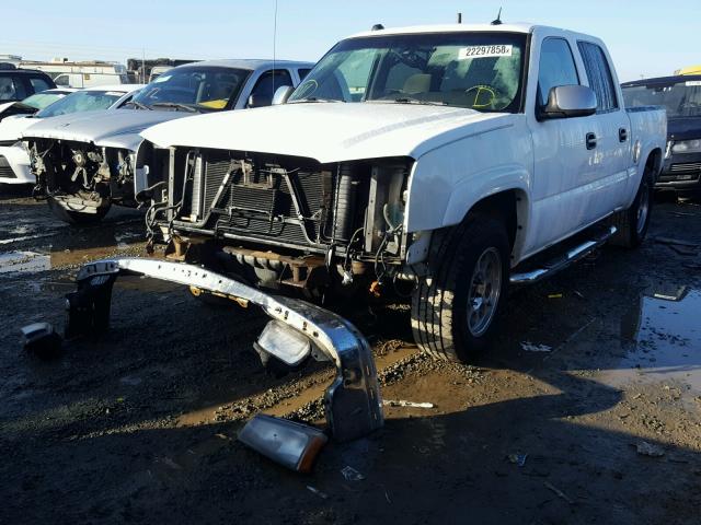 2GCEK13T251285078 - 2005 CHEVROLET SILVERADO WHITE photo 2