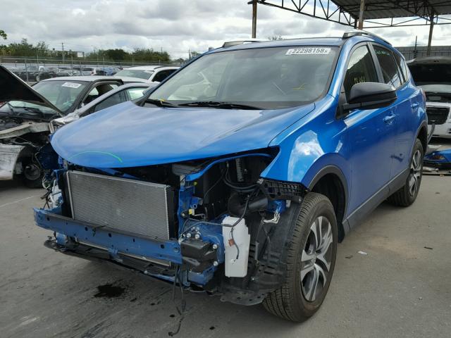 JTMZFREV0GJ076076 - 2016 TOYOTA RAV4 LE BLUE photo 2