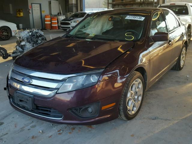 3FAHP0HA9BR280988 - 2011 FORD FUSION SE MAROON photo 2