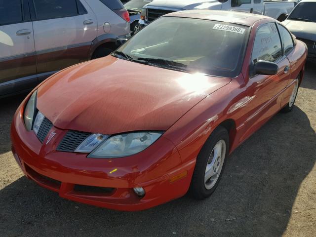 3G2JB12F05S107382 - 2005 PONTIAC SUNFIRE RED photo 2