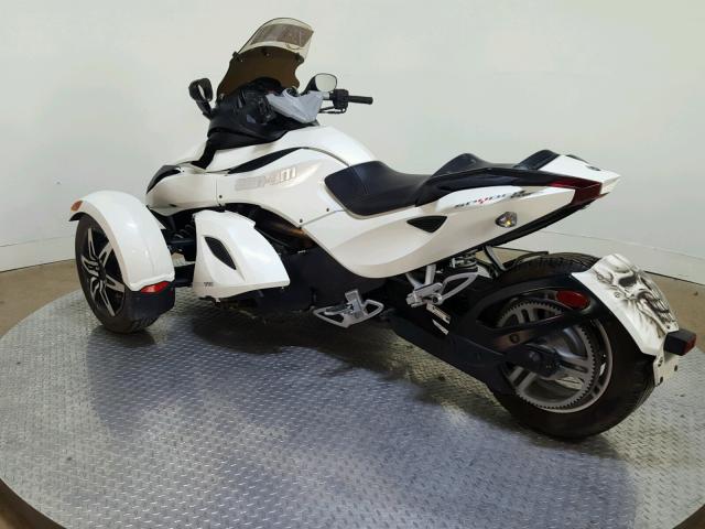 2BXJAEC11AV000655 - 2010 CAN-AM SPYDER ROA WHITE photo 6