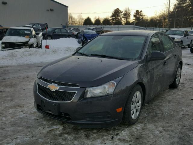 1G1PA5SG6E7424468 - 2014 CHEVROLET CRUZE LS GRAY photo 2