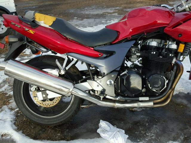 JKAZRDH121A001657 - 2001 KAWASAKI ZR750 G RED photo 7