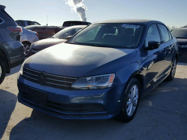 3VWD17AJ1FM308487 - 2015 VOLKSWAGEN JETTA SE BLUE photo 2