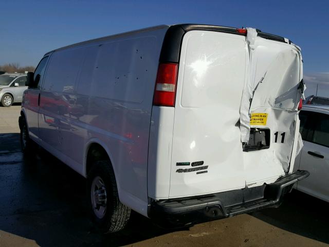 1GCWGGCA7C1114725 - 2012 CHEVROLET EXPRESS G2 WHITE photo 3