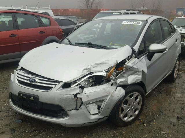 3FADP4BJ4BM240815 - 2011 FORD FIESTA SE SILVER photo 2