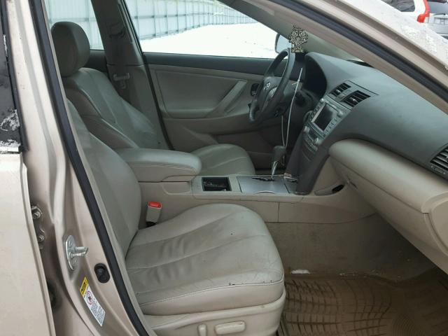 4T1BB46K98U045408 - 2008 TOYOTA CAMRY HYBR TAN photo 5