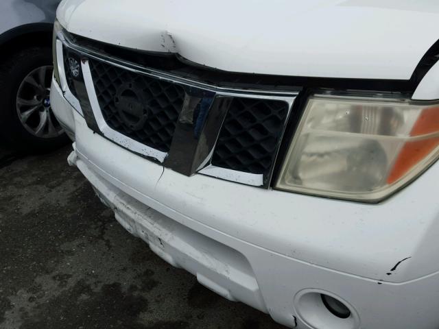 5N1AR18UX5C735562 - 2005 NISSAN PATHFINDER WHITE photo 9