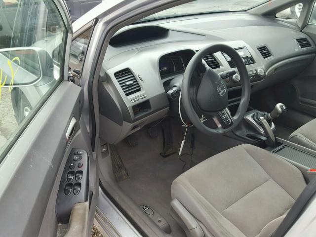 1HGFA15586L029479 - 2006 HONDA CIVIC LX SILVER photo 9