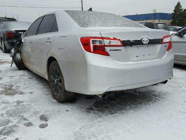 4T1BK1FKXDU534442 - 2013 TOYOTA CAMRY SE SILVER photo 3