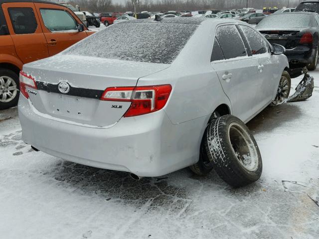 4T1BK1FKXDU534442 - 2013 TOYOTA CAMRY SE SILVER photo 4