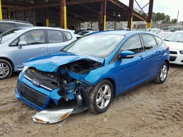 1FADP3K22EL360122 - 2014 FORD FOCUS SE BLUE photo 2