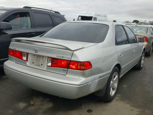 4T1BF22K51U963077 - 2001 TOYOTA CAMRY LE ვერცხლისფერი ფოტო 4