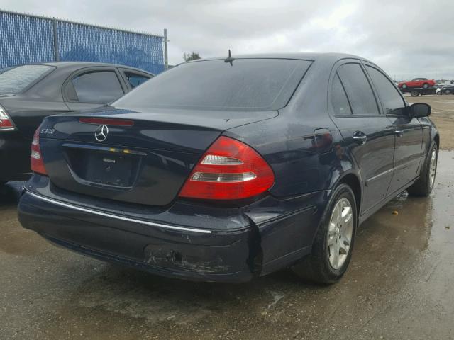 WDBUF65J25A705175 - 2005 MERCEDES-BENZ E 320 BLUE photo 4