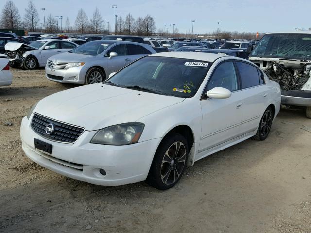 1N4AL11D65N477129 - 2005 NISSAN ALTIMA S WHITE photo 2