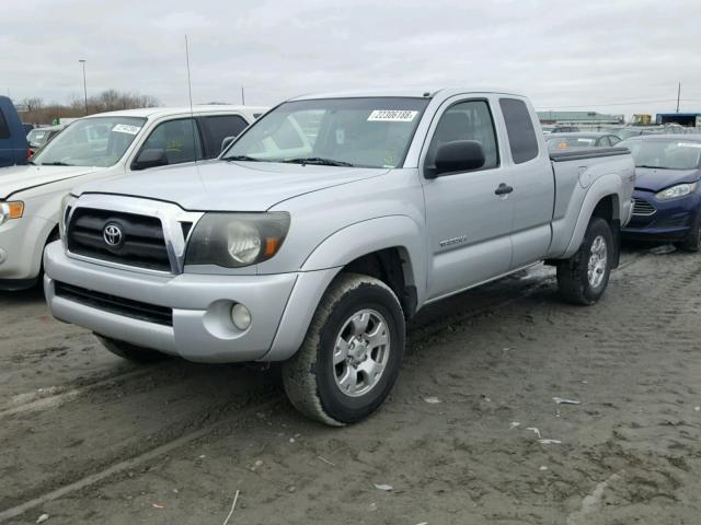 5TETU62N45Z029621 - 2005 TOYOTA TACOMA PRE GRAY photo 2