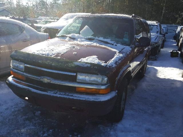 1GNDT13W5W2280758 - 1998 CHEVROLET BLAZER MAROON photo 2