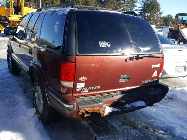 1GNDT13W5W2280758 - 1998 CHEVROLET BLAZER MAROON photo 3