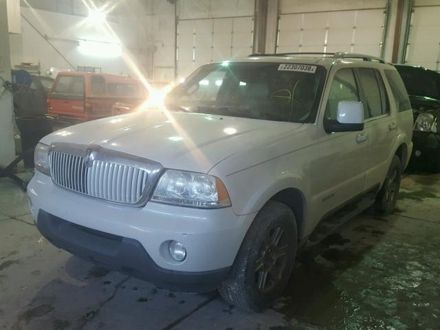 5LMEU88H74ZJ06474 - 2004 LINCOLN AVIATOR WHITE photo 2