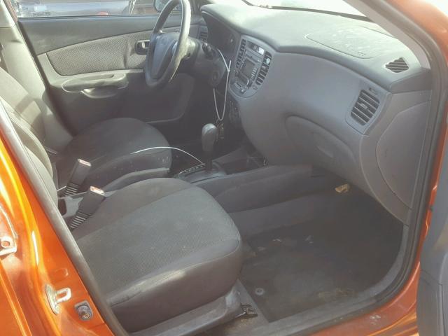 KNADE223796451391 - 2009 KIA RIO BASE ORANGE photo 5