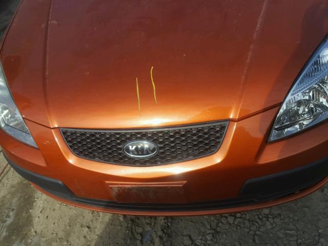 KNADE223796451391 - 2009 KIA RIO BASE ORANGE photo 7