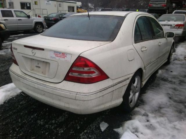 WDBRF52H66F800053 - 2006 MERCEDES-BENZ C GENERATI WHITE photo 4