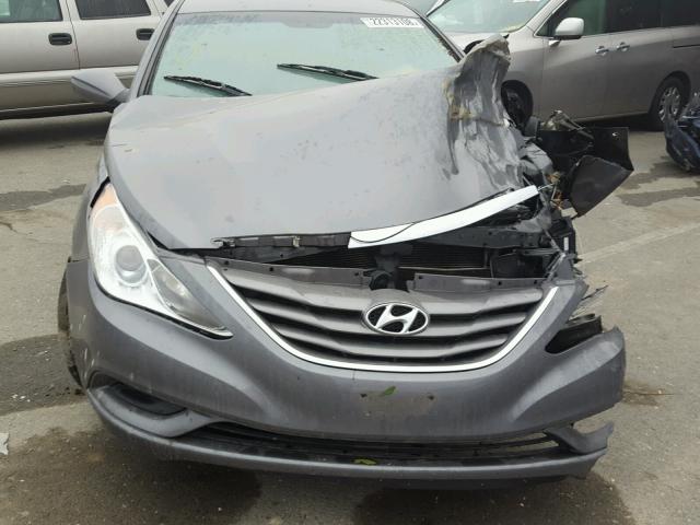 5NPEB4AC9BH199281 - 2011 HYUNDAI SONATA GLS GRAY photo 7