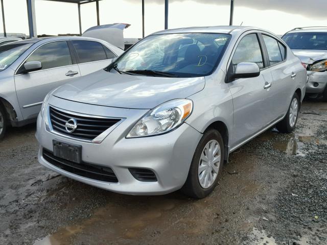 3N1CN7AP8CL829041 - 2012 NISSAN VERSA S SILVER photo 2